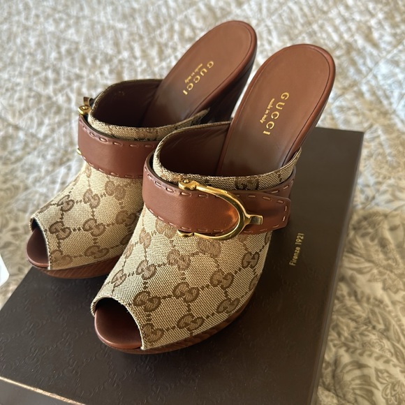 Gucci Heels - Picture 4 of 4